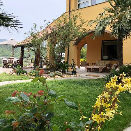 L'Acacia B&B Пиетра Лигуре Екстериор снимка