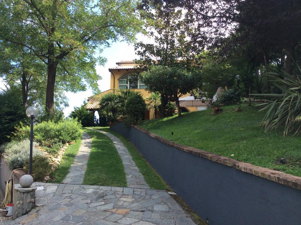 L'Acacia B&B Пиетра Лигуре Екстериор снимка