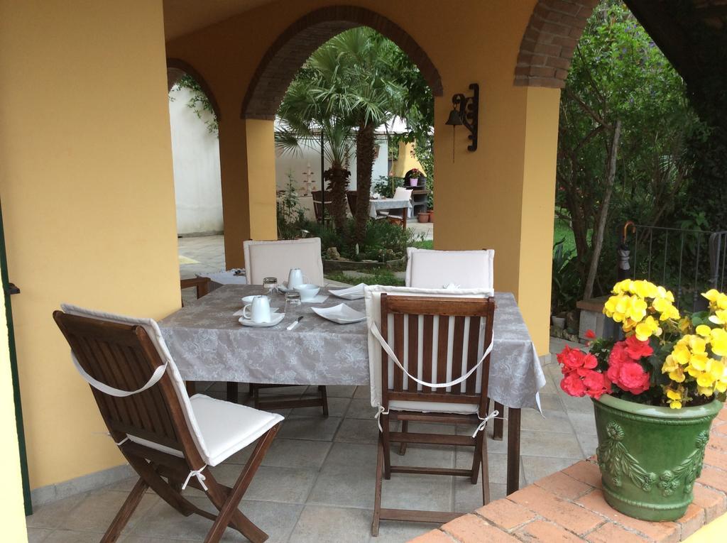 L'Acacia B&B Пиетра Лигуре Екстериор снимка