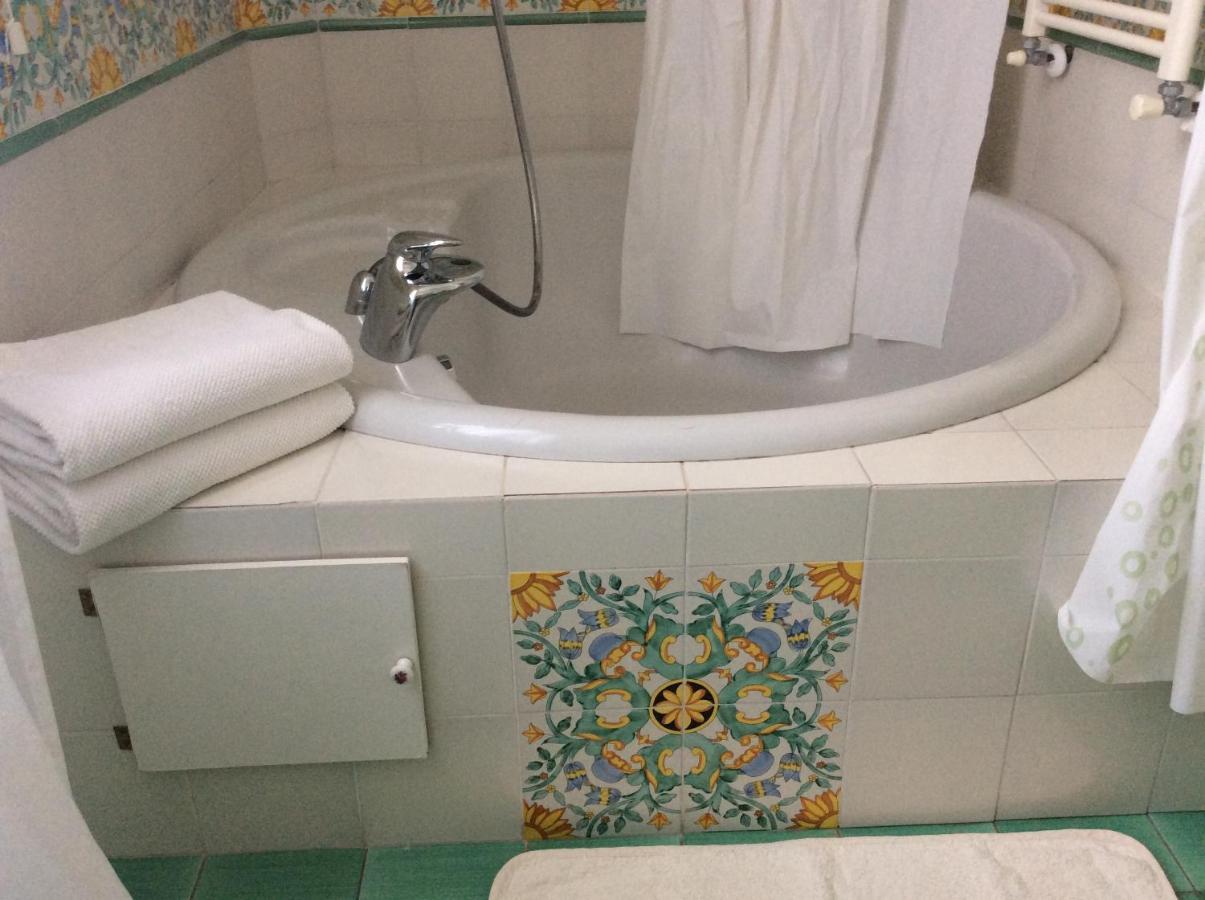 L'Acacia B&B Пиетра Лигуре Екстериор снимка